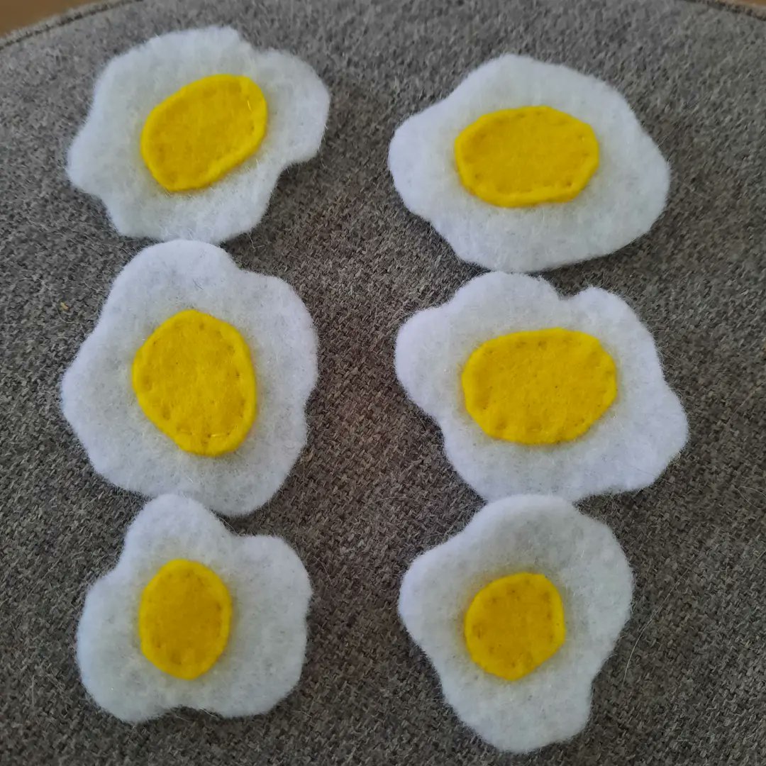 WentPlonk's tweet photo. Comic Con is almost here! This is my work in progress so far towards my updated Calcifer cosplay
#ComicCon
#ozcomiccon
#HowlsMovingCastle
#Calcifer
#cosplay
#Cosplaywip
#WorkinProgress
#wip
#StudioGhibli
#Felt
#Feltart
#art
#Artblog
#Sswp
#Smithstreetwentplonk https://t.co/gKORLEt9aC