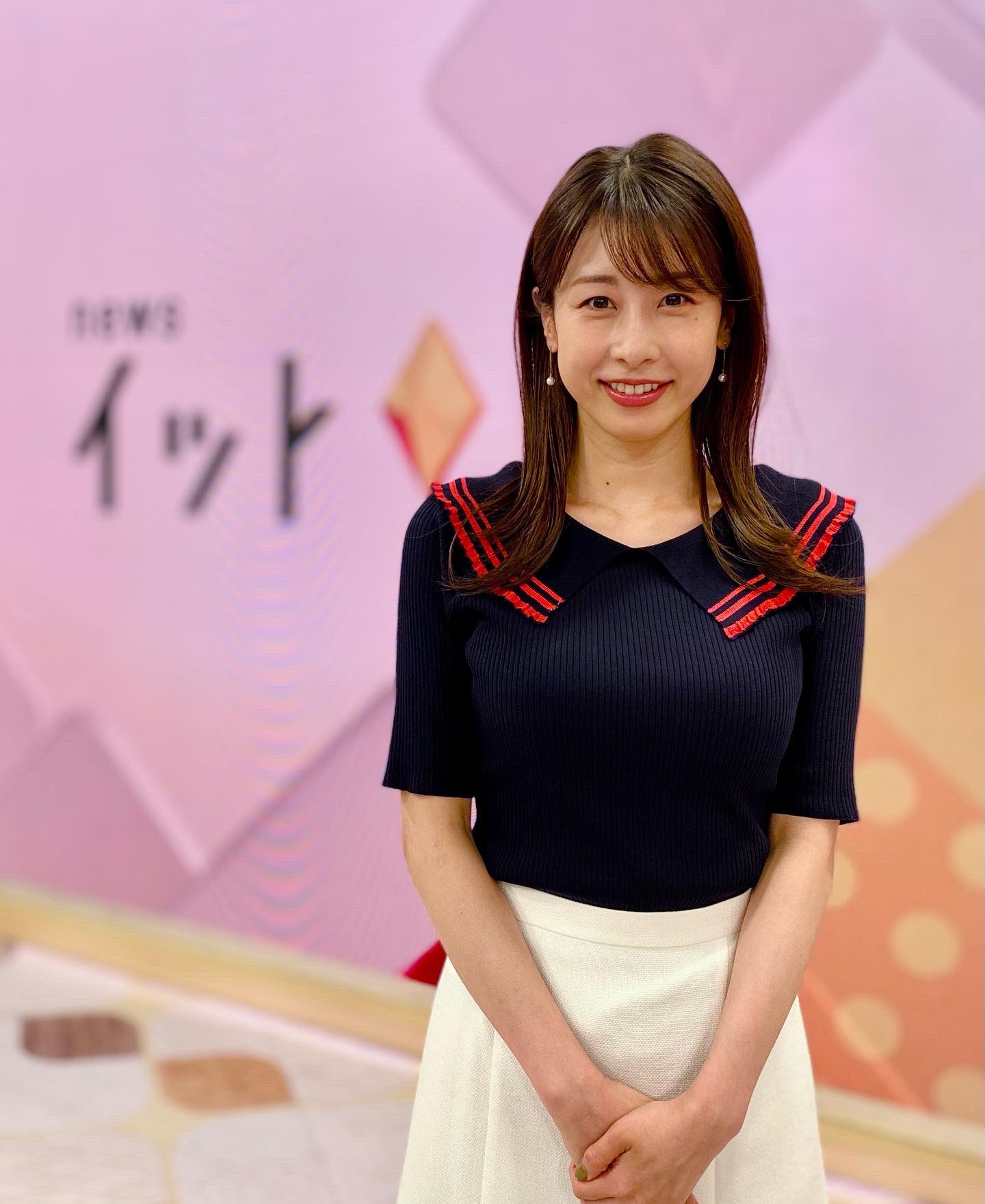 加藤綾子 ミニスカート 