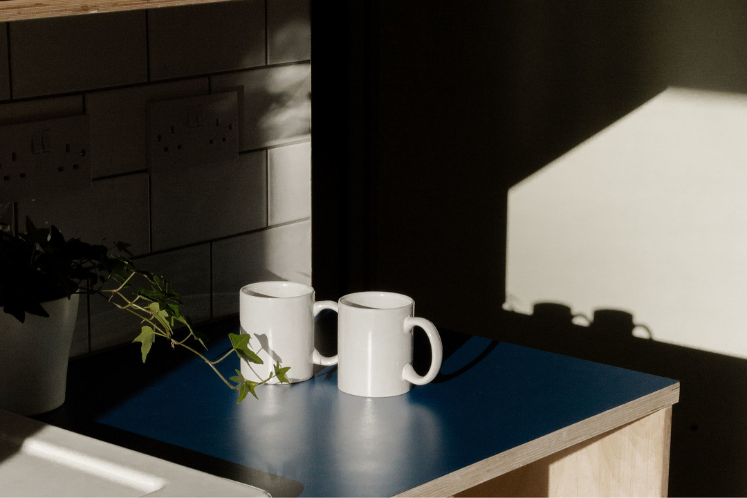 🌿☕☕Can't beat a morning brew!
We have three kitchens, plus each studio has its own tea-point, so a brew is never far away.