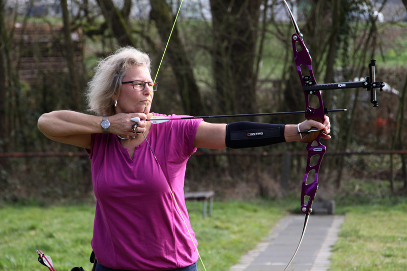 DBogensport's tweet photo. Endlich gibt es Teil 4 unserer Reihe "Richtig schießen mit dem Recurvebogen": https://t.co/Q7pVMT1vb3 #recurve #bogensportdeutschland #bogenschiessen #bogenschießen #gratis https://t.co/uOaqDg6aWk