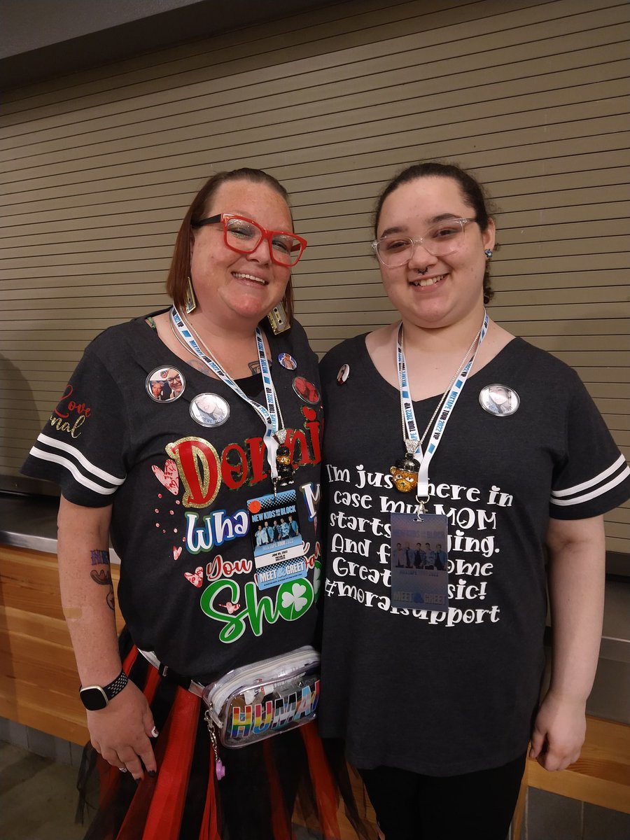 ayevee_mcflii's tweet photo. I wonder if @DonnieWahlberg knows how much he made my whole soul smile today! #NKOTBMixTapeTour #vipmeetandgreet #nkotb #NKOTBMixTapeTour2022 #donniefreakingwahlberg @NKOTB https://t.co/nSDOIQhh37