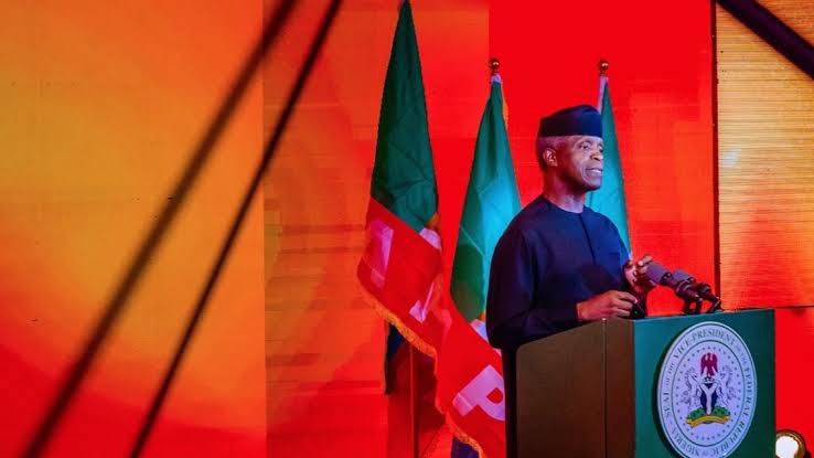 PhilipObin's tweet photo. How we started on 11 April 2022 vs. where we were as of night of 5 June 2022. This journey has been tough but definitely worth every bit of it - all thanks to our teeming Supporters, Esteemed Volunteers, Delegates, Stakeholders and Leaders of our Great Party the APC! https://t.co/hw4EuFCdq2