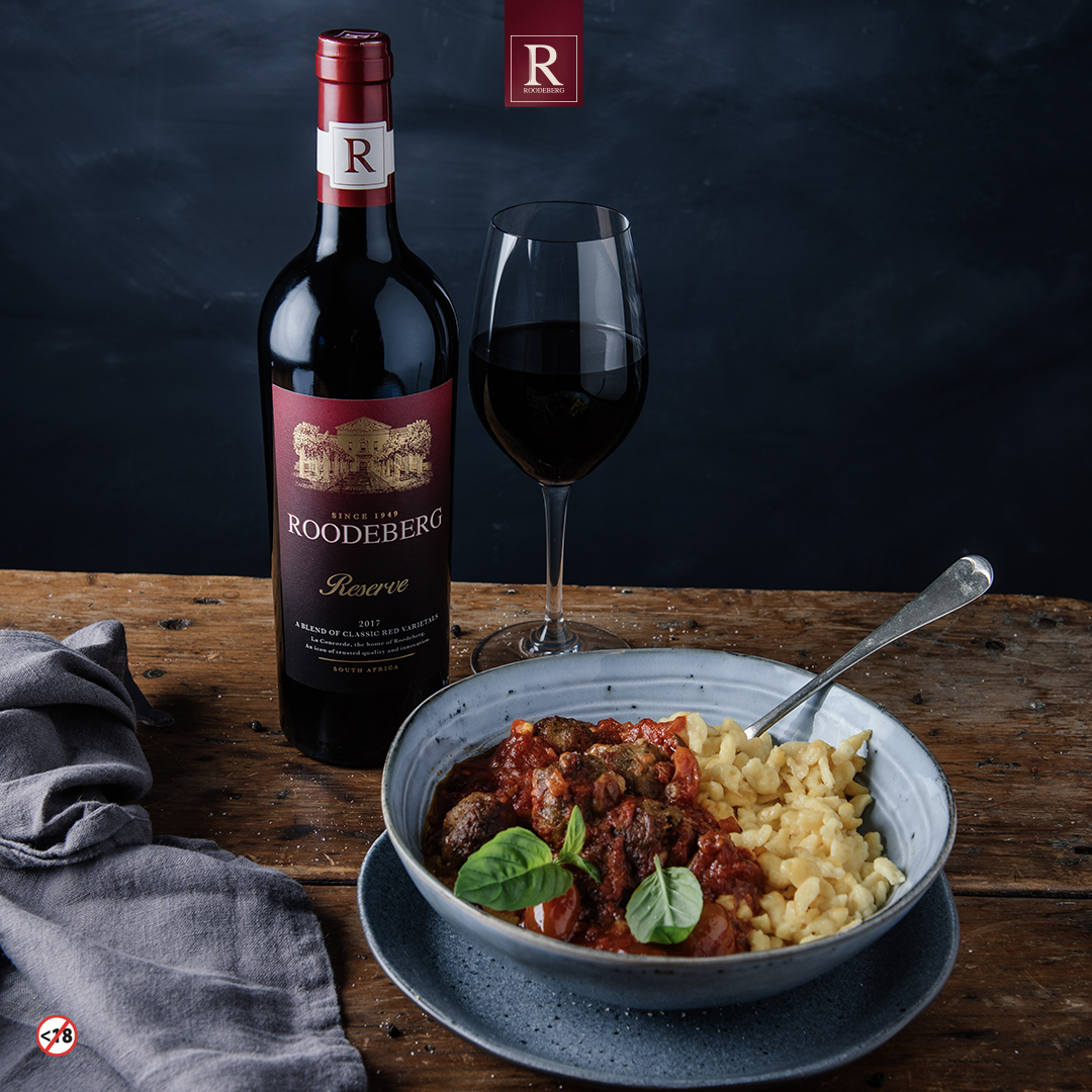 This season we are craving food that warms you up from the inside out - hearty stews, moreish soups and dishes packed with flavour.​
With Roodeberg as the perfect accompaniment, we have some amazing recipes for you to browse through!​
🔗roodeberg.com/category/recip… 

#RoodebergWine