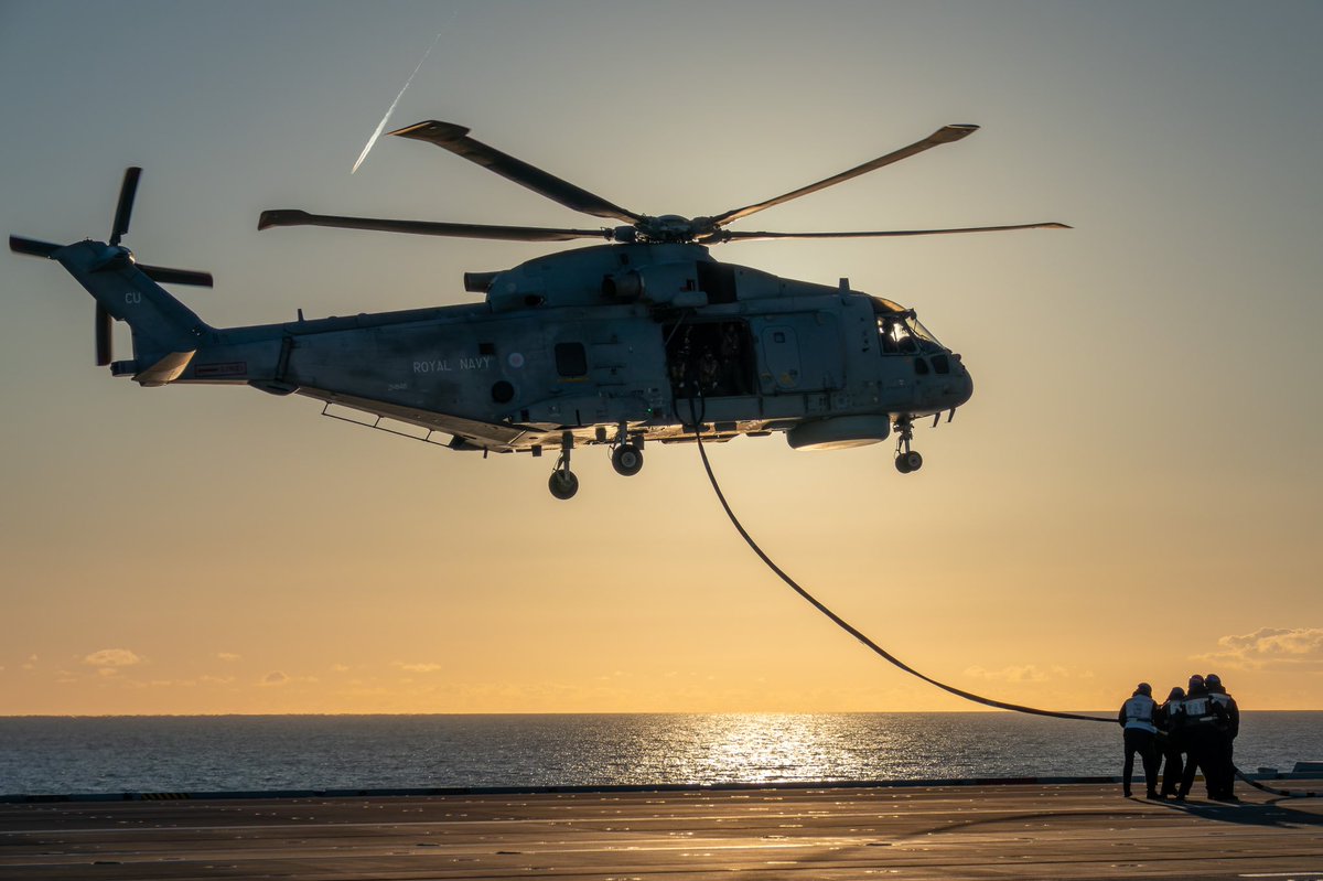 HMSPWLS's tweet photo. We've integrated the 👀 &amp;👂🏼👂🏼 of the fleet @820NAS with #Crowsnest. 

Ready for our next @NATO trip

⛽️ .....✅
🌃 flying....✅
📺🔗...✅

#IServe
#MondayMotivation https://t.co/34k3RZDrRD