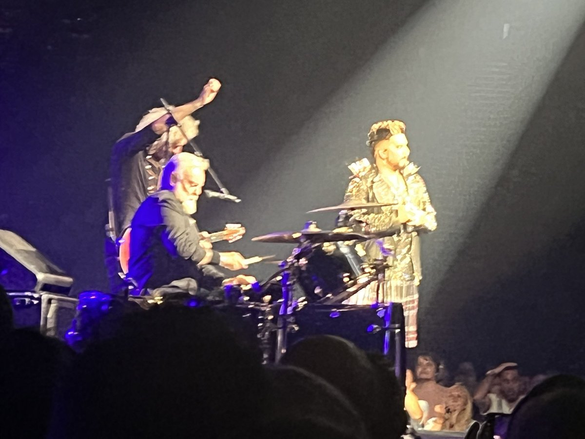 Dispute lawyer tweet media