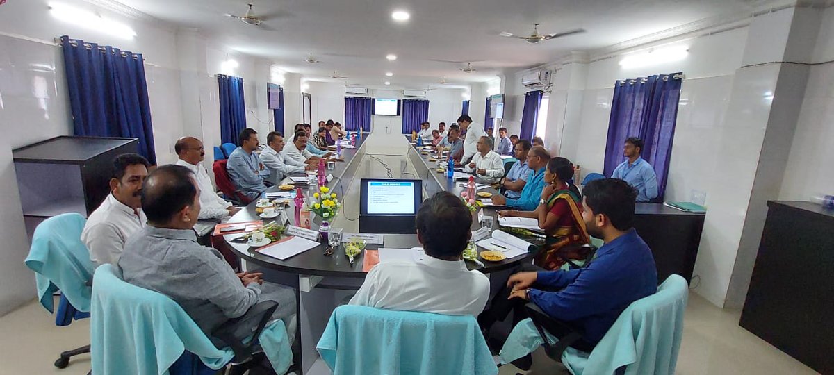 dhhkoraput's tweet photo. RKS Governing Body Meeting held on 04.06.2022 at Conference Hall of DHH Koraput at Jeypore under the chairman ship of MP Koraput. https://t.co/tyCvpidTBA