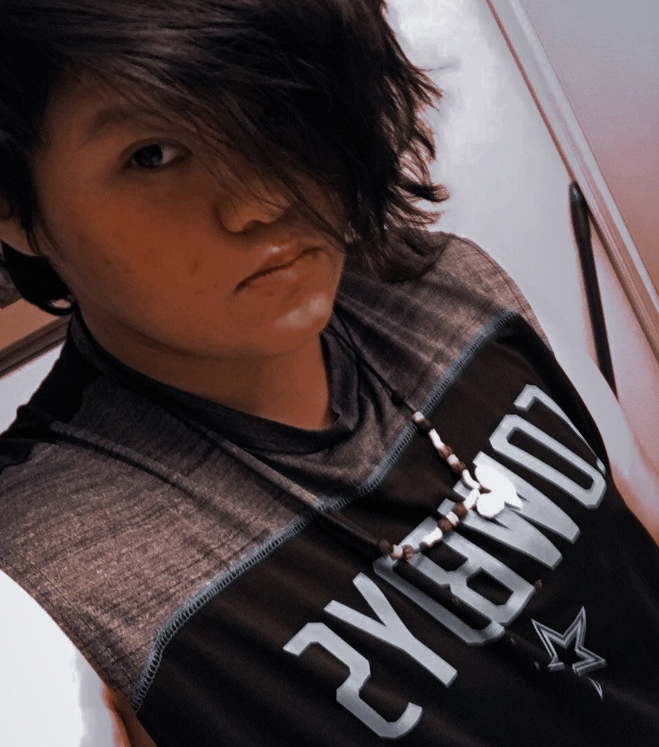 darkestnitez's tweet photo. —-We all told you what to look for
And they taught you all the signs
If you didn't see it coming You're blind.

#emo #softgrunge #agender #nonbinary #hethey #theyhe #hehim #theythem #PrideMonth #Pride2022 https://t.co/mzCGvHpymR