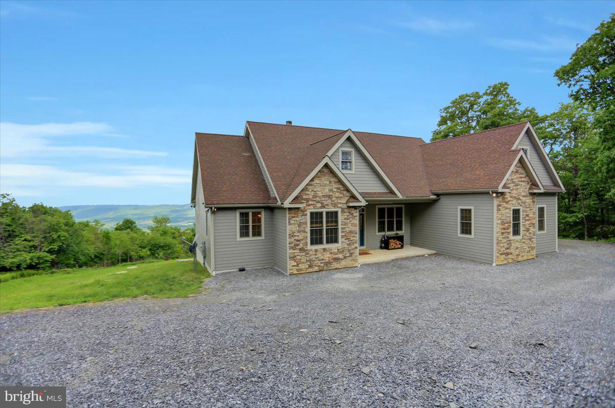 MichelleWertz8's tweet photo. New Listing! $550,000.00, 4BR, 4BA, 463 AUGHWICK RD, Mcconnellsburg, PA 17233, Full Details https://t.co/zDZefdaP5E https://t.co/wu27HibPDU