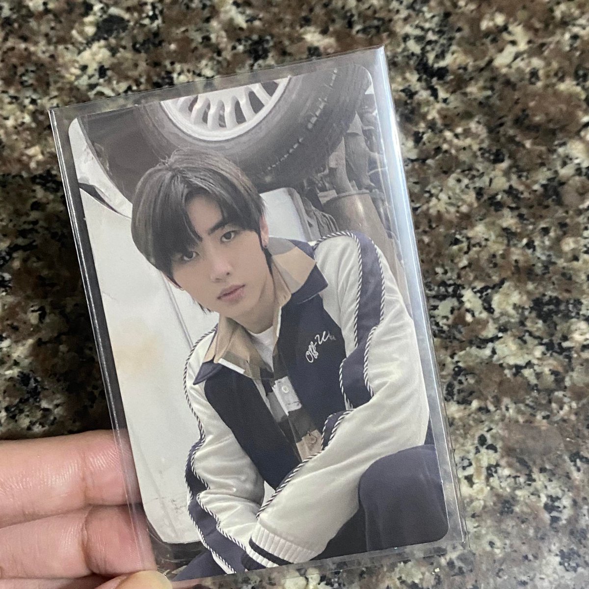 jaywonnoona's tweet photo. wts lfb ph | #JWNSELLS
sunghoon sg 2022 pc - 120php
sunghoon hype down pc - 260php
dm me to claim. helping a friend. ty!
t. enhypen https://t.co/tkv9OueviE