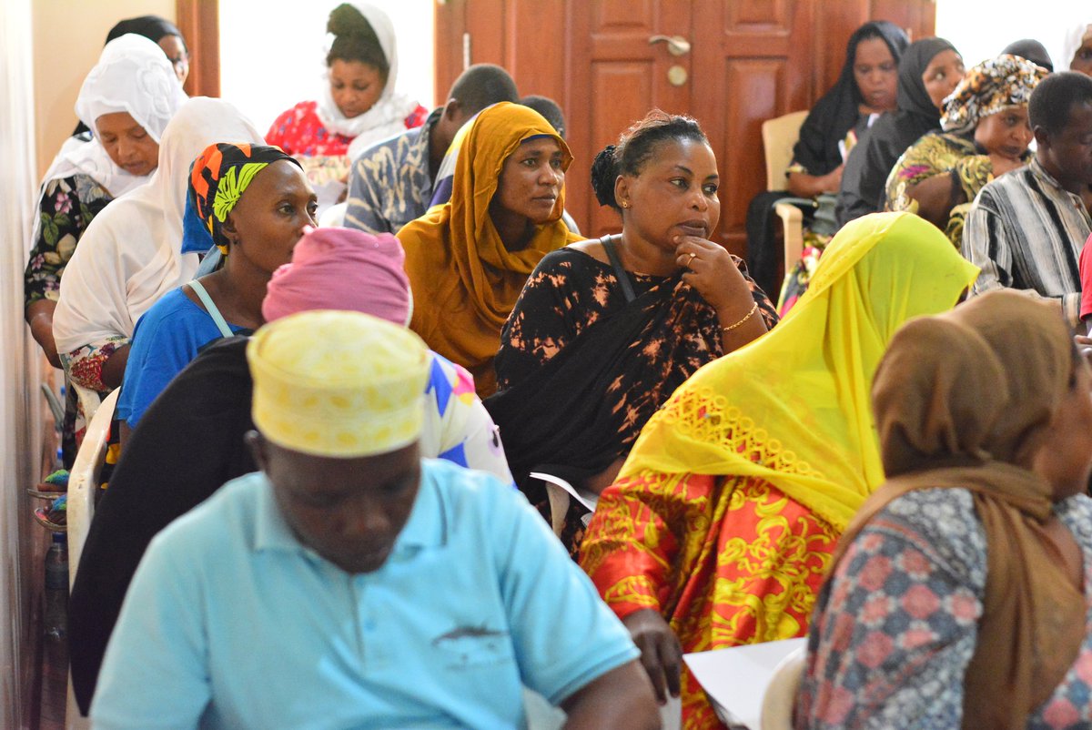 afo_tz's tweet image. #HappeningNow 

Shughuli za awali zikiendelea katika ofisi za @afo_tz ikiwemo usajili na utambulisho wa wadau wa uhifadhi wa #mikoko 🍀🍀

.
.
@segalfoundation @world_wildlife @tanzania_forest @afo_tz @wizara_elimutanzania