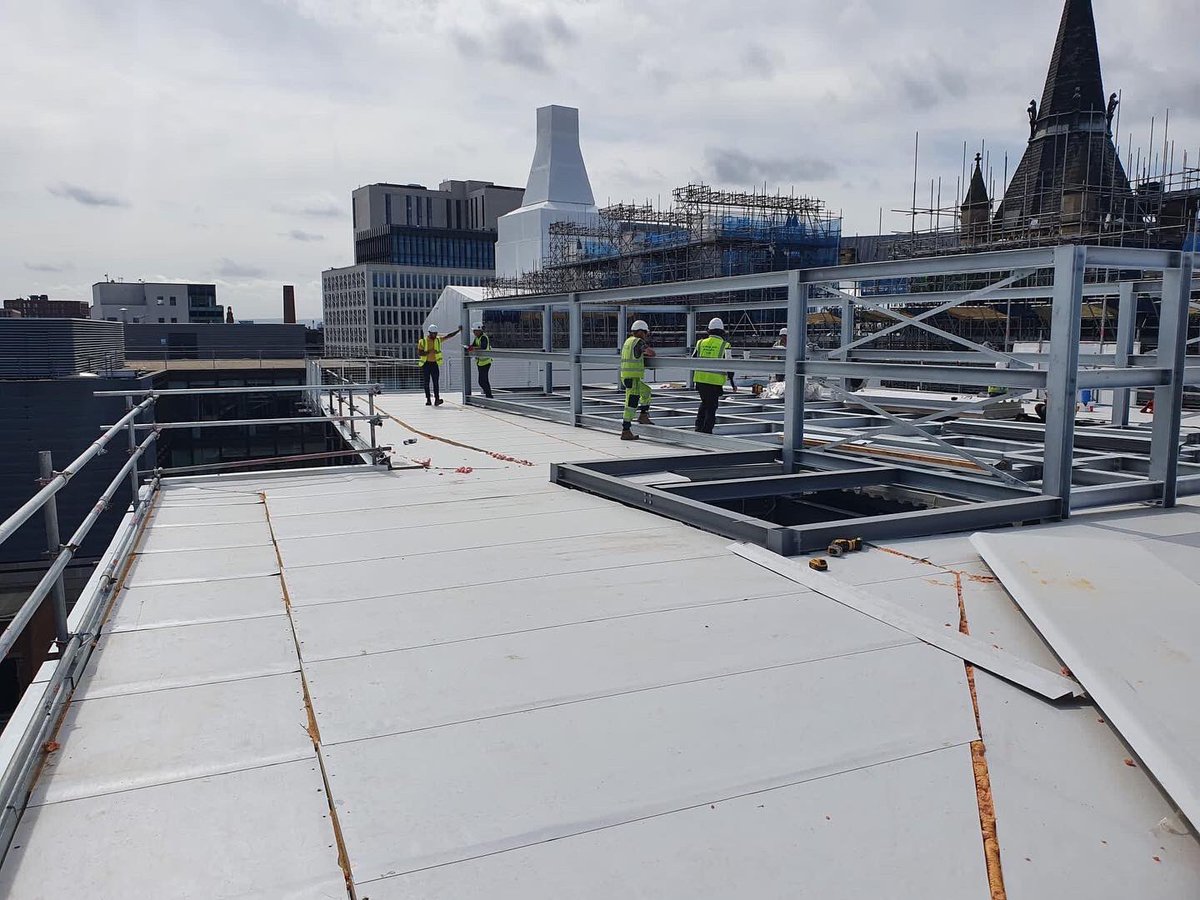 KynastonCS's tweet photo. A few progress shots from a couple of weeks ago of the Topdek Roof we are installing on a Malmaison in Manchester
#manchester #malmaison #kingspan #topdek #trocal #roofing #roofingcontractor https://t.co/JOEEEKkYze