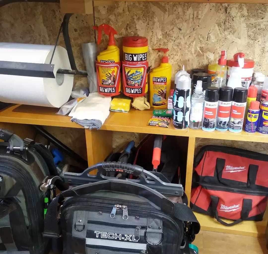 BigWipesFrance's tweet image. Pour les #toolsaddict , le parfait nécessaire pour entretenir ses outils 😎

Bien évidemment, Big Wipes est à l’honneur ! Nos lingettes vous permettront d’entretenir vos outils et machines sans abimer ni vos mains, ni l’environnement !

#outil #outils #bricolage @BigWipes