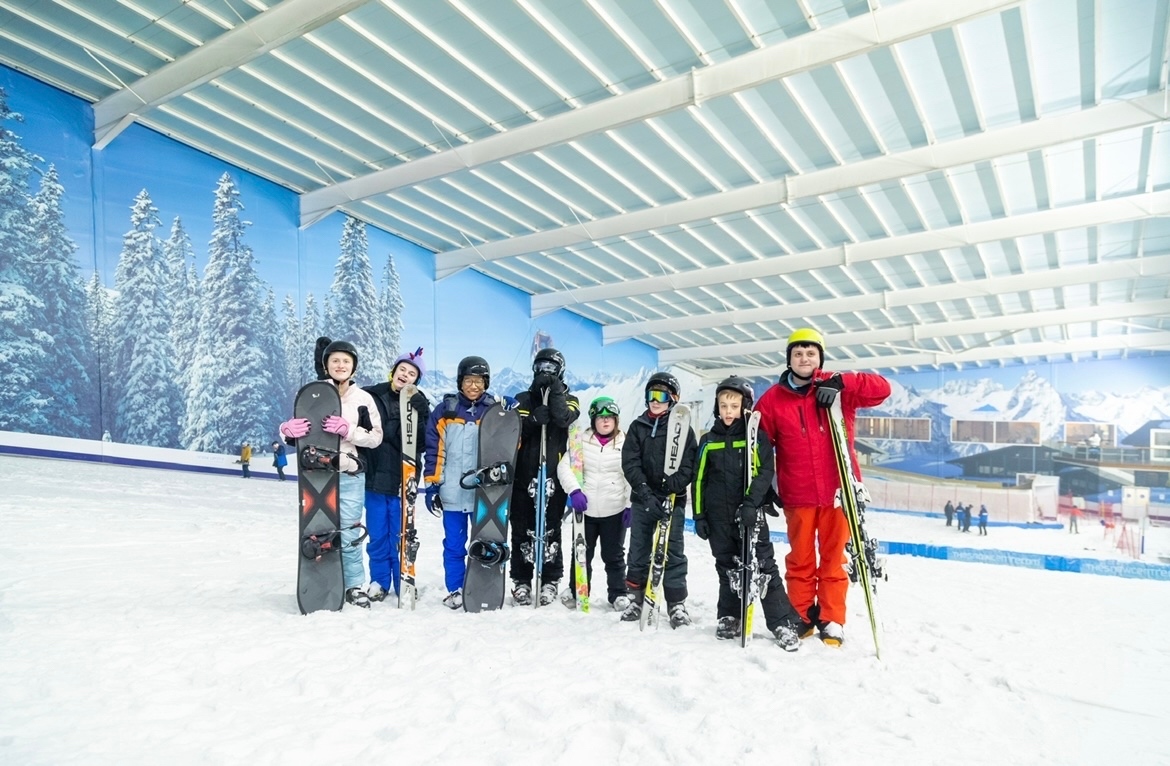 Snowbility's tweet image. It’s the start of a new week and everyone is on a high after the wonderful jubilee celebrations this weekend. We have some of our star students coming in to see us and we cannot wait to get on the slopes with them! ⭐️