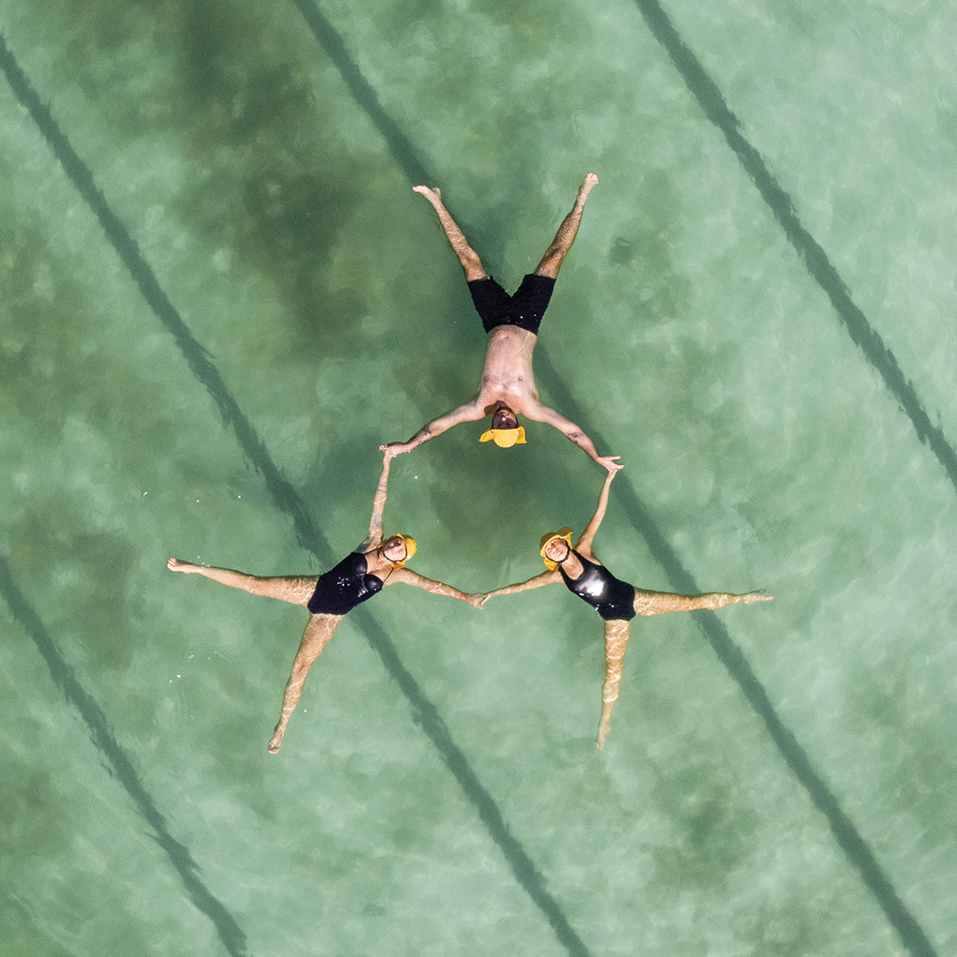 horizonartfest's tweet photo. We've started a synchronised swimming club!

And we're looking for 25 below-average splashers to perform at Horizon Festival 2022.

>> Find out more and join the club here: https://t.co/sSQvdFvjNV https://t.co/Y6vWlYm549