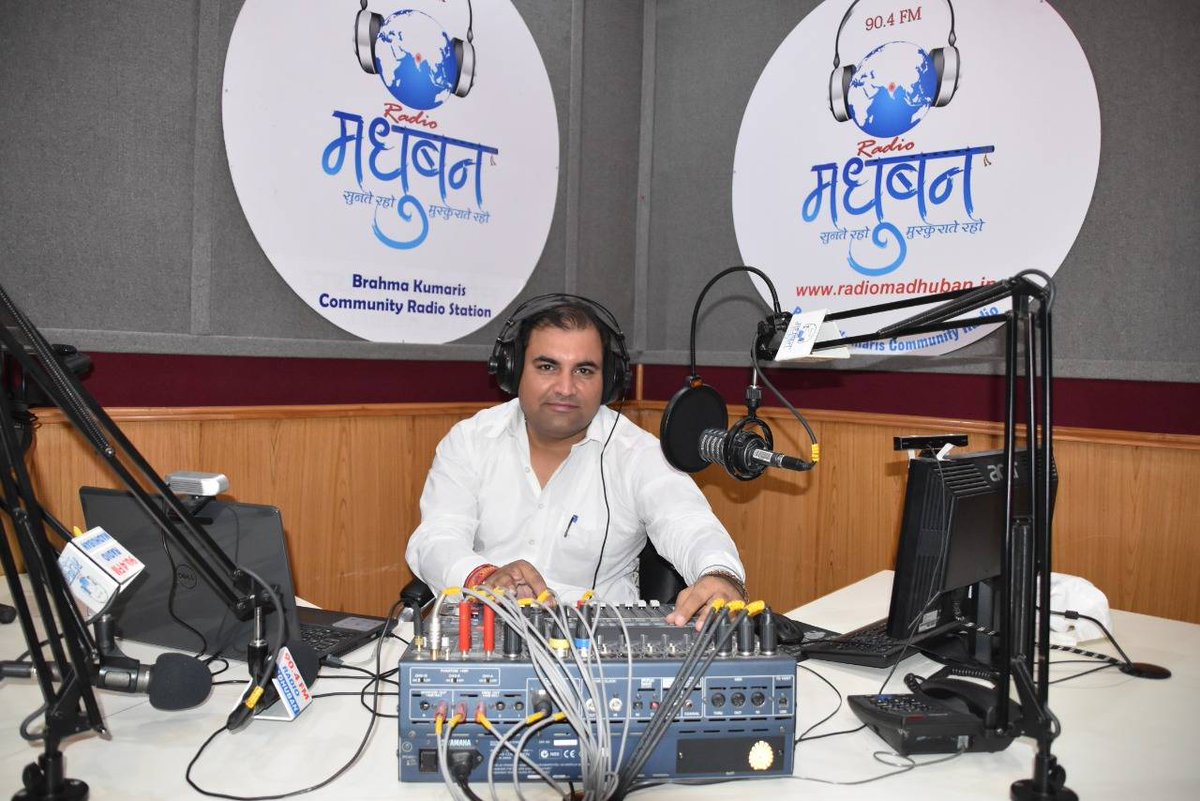 fmradiomadhuban's tweet photo. Advocate Uma Shankar Sharma, State Commissioner, Specially Abled Person, State Minister (Status), Govt of Rajasthan, Social Justice &amp; Empowerment Department visited Radio Madhuban 90.4 FM studios and discussed on-air about initiatives taken by his department for Specially Abled. https://t.co/Xs0iqFiXa5