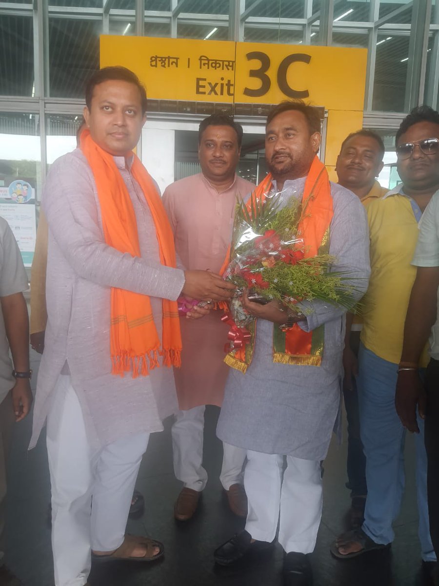 DrSudipDas's tweet photo. Welcome @BJPSCMorcha National General Secretary @MpDrBholaSingh ji to Kolkata https://t.co/YKxwVGAhgQ