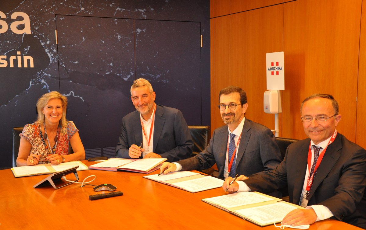 SimonettaCheli's tweet photo. We're very pleased to host @LDO_Space, @telespazio and @e_geos at ESRIN today, as it gives us an opportunity not only to show the leading-edge research and enabling investment activities of #ESAPhilab, but also to reinforce our relationship with a major industry partner. https://t.co/mS0ioa9gB2