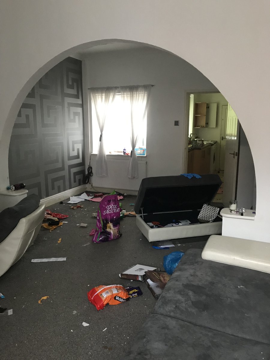 Legal4Landlords's tweet photo. GET YOUR SECTION 21 BEFORE IT'S ABOLISHED💥
There’s nothing worse than having non-paying or nuisance tenants... The sooner you start the #EvictionProcess the less money you will lose. Don't wait for things to turn out like this👉 https://t.co/ORyd3CNOcD
#Landlords #RentArrears https://t.co/fsV7p2IbHl