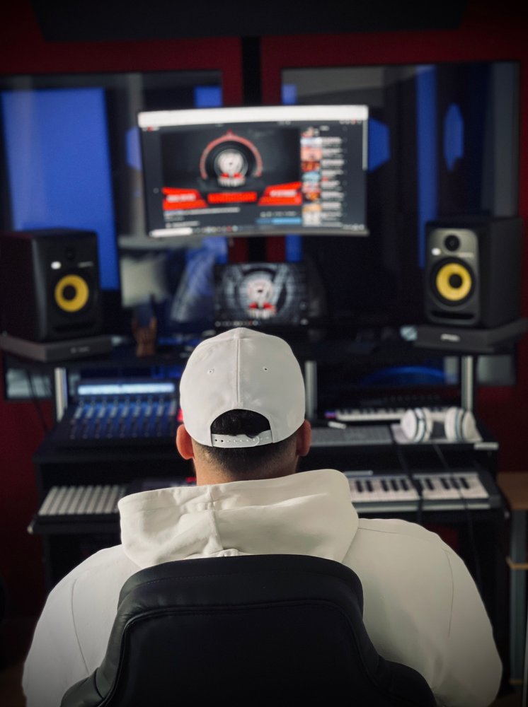 A&R FACTORY tweet media