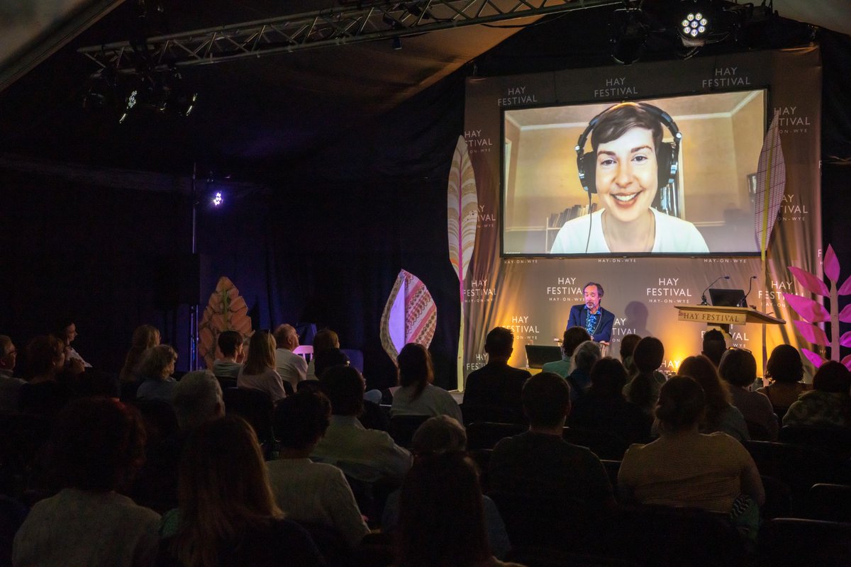 .@hayfestival we were treated to a wonderful conversation between our 2022 winner Patricia Lockwood (@TriciaLockwood) and judging panel member Alan Bilton (@ABiltonAuthor). Patricia expressed her joy at winning the prize and shared great insight into her works. #SUDTP22