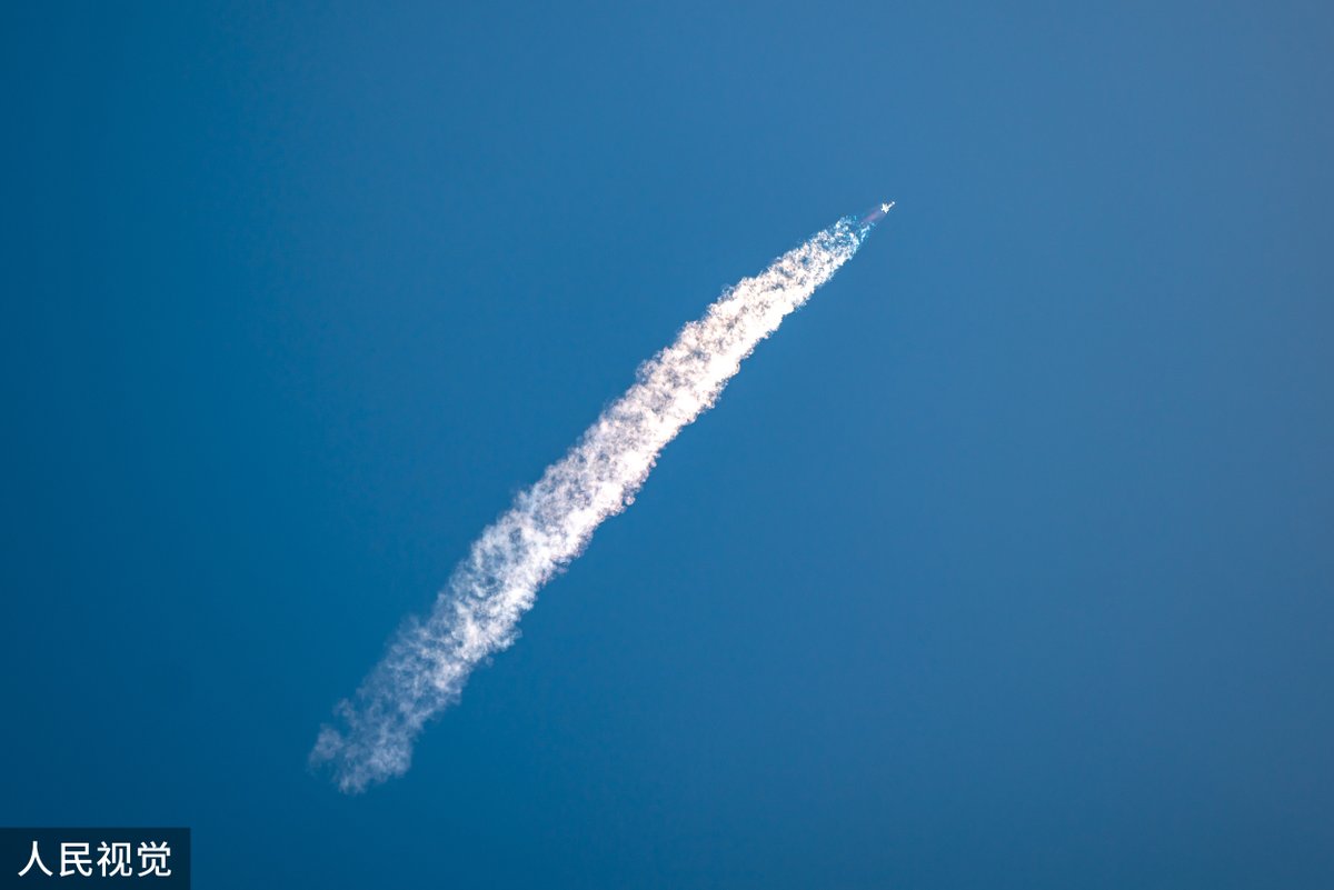 vcgimage's tweet photo. A Long March 2F carrier rocket carrying the #Shenzhou14 spacecraft blasts off from the Jiuquan Satellite Launch Center in #Gansu, #China. | June 5, 2022
📸 Yan Zehua | #vcgimage

#science #space #explore #astronomy #spacetravel #technology #photography #sky https://t.co/kwD7QlIElg