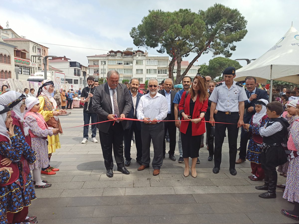 IlcePersembe's tweet photo. Perşembe Halk Eğitimi Merkezi Müdürlüğü tarafından Hayat Boyu Öğrenme Haftası kapsamında yıl sonu etkinlikleri gerçekleştirildi.  Etkinlik kapsamında yıl boyunca üretilen ürünlerin sergisine ilçe protokolü ve misafirler katıldı. @mebhbogm @Ordu_MEM @mfvargeloglu @culfazmurat https://t.co/lnjJbS7eFv