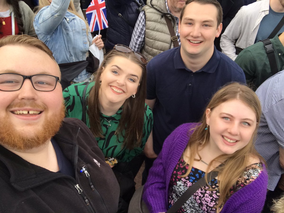 An Absolutely unforgettable weekend spent with some of the <a href="/MerseysideScout/">Merseyside Scouts</a> YouShaped Team celebrating the #PlatinumJubilee down at Buckingham Palace and around London!