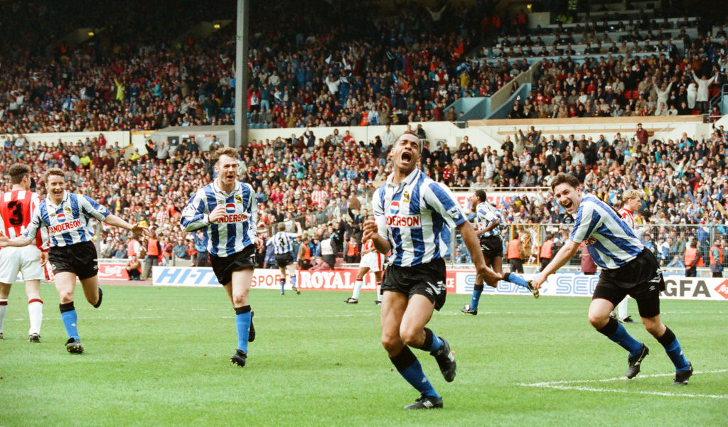 Join us in wishing a happy 60th birthday to former Owls striker Mark Bright.   