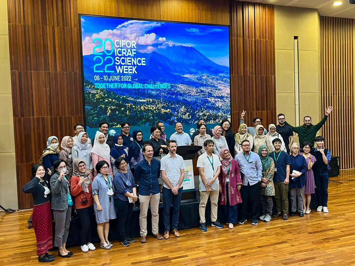 Together for global challenges.🌍

<a href="/CIFOR/">CIFOR</a>-ICRAF Science Week is underway.🎉 Our teams in 🇰🇪 Nairobi and Bogor 🇮🇩 have gathered to discuss solutions to global problems for forests, landscapes, people and the planet.

#ScienceWeek2022