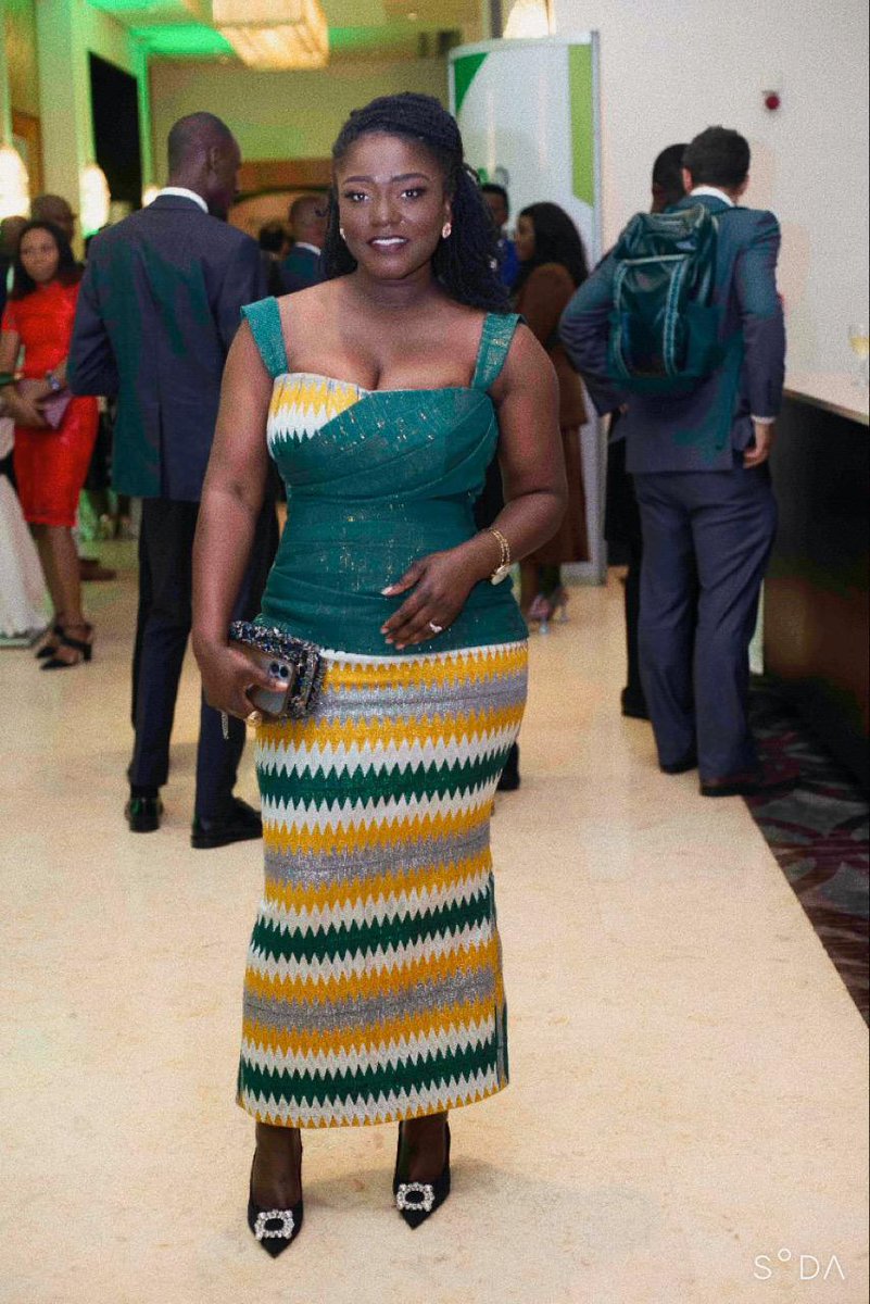 Never confuse a single defeat with a final defeat. As Albert Einstein once said, 
'It's not that I'm so smart, it's just that I stay with problems longer.'No problem is insurmountable. You just have to persist longer. Never give up easily. 
Good morning lovely people 😘 
#persist