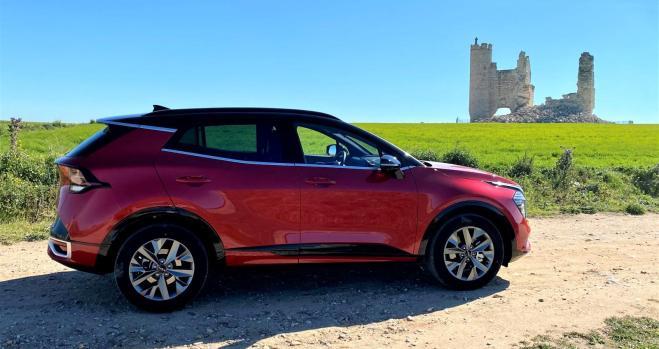 CocheGlobal's tweet photo. 🚘 #CarReviewRating I Kia Sportage GT-Line híbrido: así fue en nuestra prueba de este exitoso SUV que vuelve con más motorizaciones https://t.co/C11grMf6CH https://t.co/KHYq26RfAO