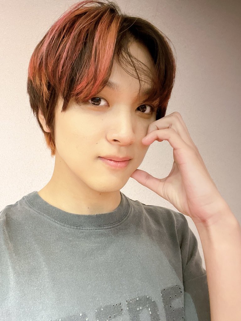 LHCLOOKS's tweet photo. get well soon our fullsun :( https://t.co/seoukotPbR