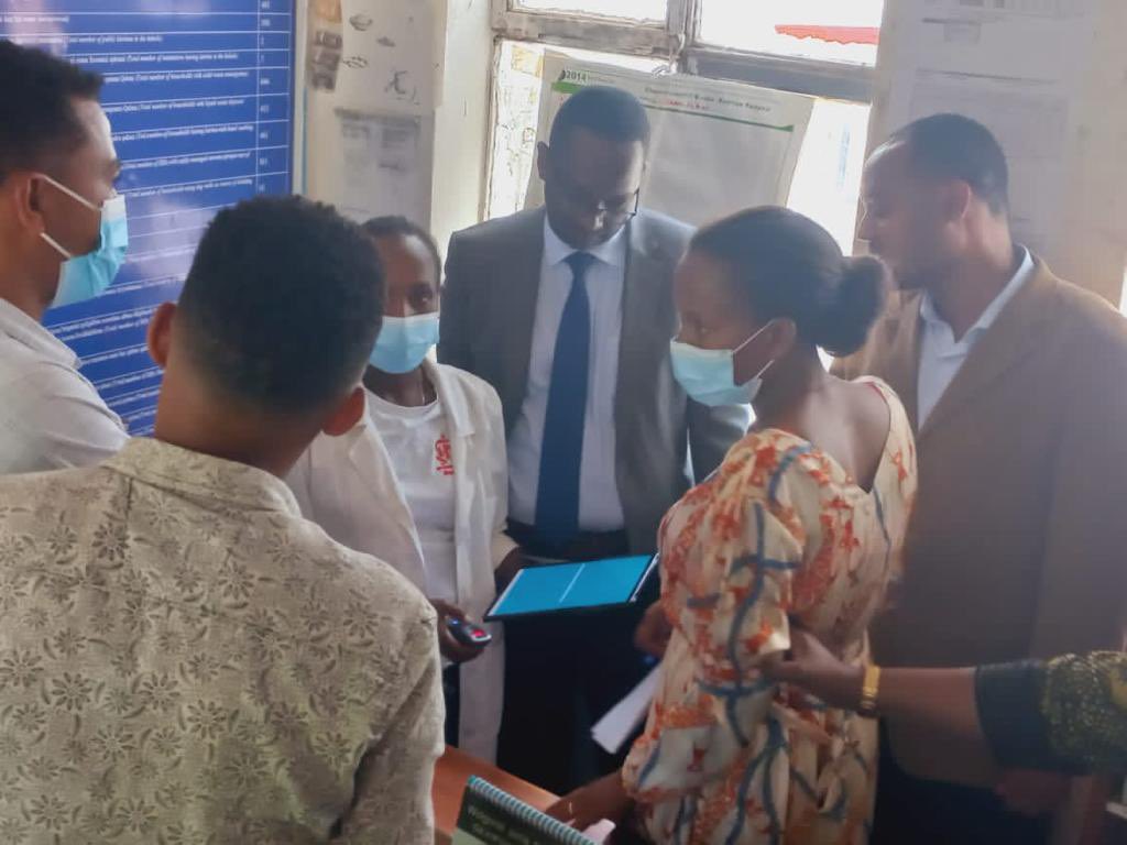 Pleased to welcome H.E @DrDanielNgamije, Minister of Health of Rwanda to visit the academic & medical services @SPHMMC_Official, & the primary healthcare services at Biyo health center and Dibandiba health post in Lumi Woreda, East Shoa Zone, on the sidelines of #AMA meeting.