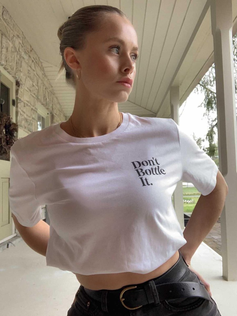 maisondechoup's tweet photo. Created to raise awareness for alcoholism, our 'Don't Bottle It' tee has become one of most popular designs. Signifying people not to 'bottle up' their feelings, but also not turn to the bottle when suffering from poor mental health. 🙏 @elliemaeharris wears hers! 🫶 https://t.co/R53y6DsFWp