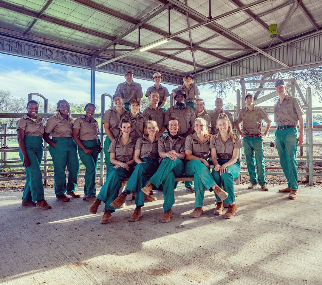 Happy #YouthDay! The Onderstepoort Veterinary Science 5th years are dressed in their #Molatek shirts and ready for the annual feedlot challenge. Do you know a young and upcoming livestock enthusiast? Celebrate them in the comment section this Youth Day!