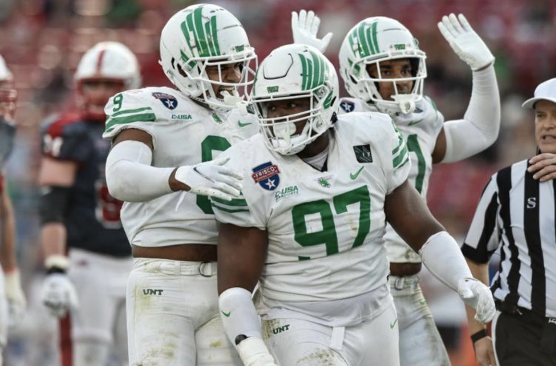 DanteBigz's tweet photo. #AGTG after a great visit @MeanGreenFB I’m blessed to say I’ve received an offer @CoachPasswaters #GMG 🟢🦅 @Coach_Hewitt @CoachNsg @NFLAcademy https://t.co/EhoKRfJQWQ