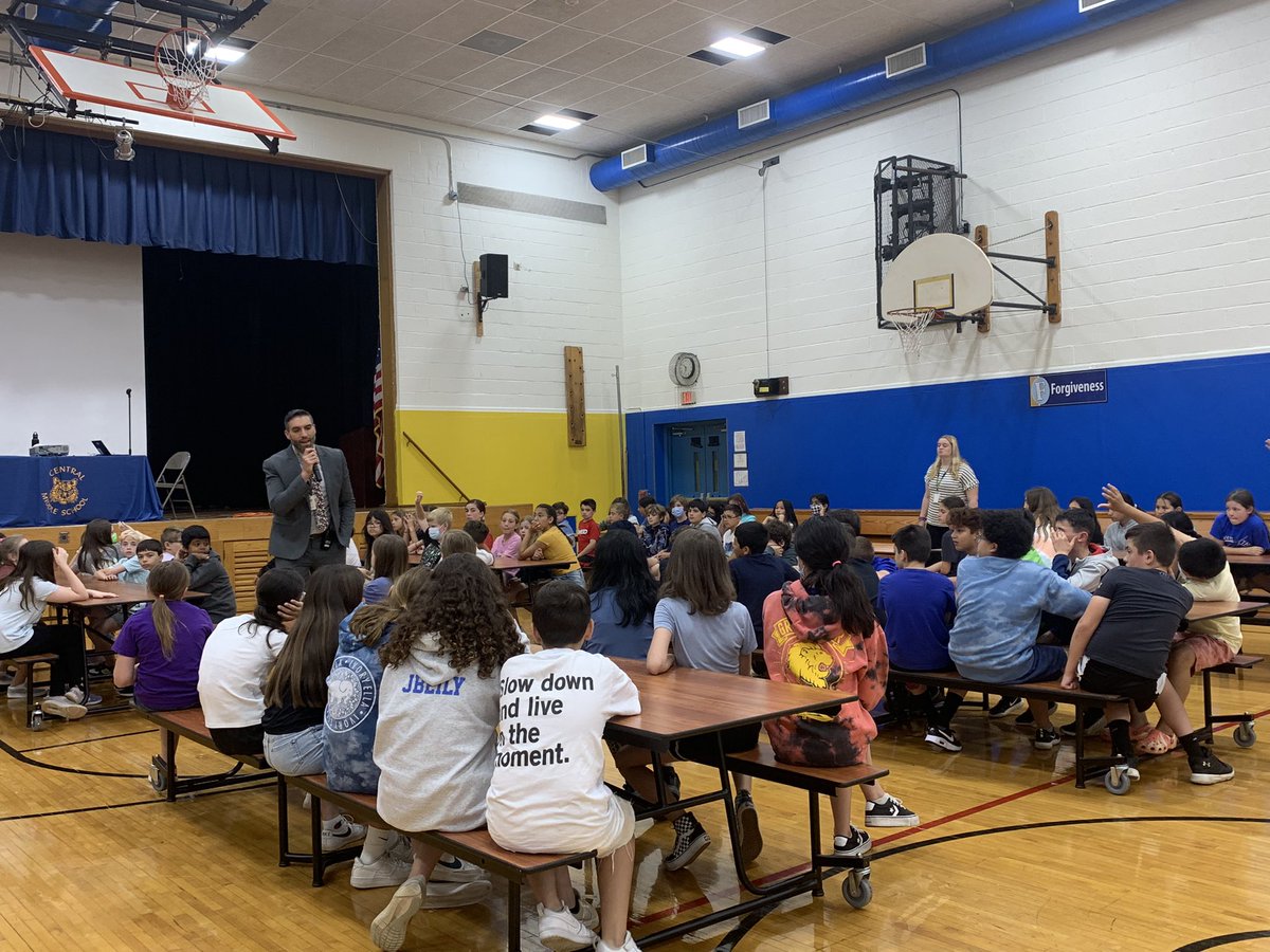 LH_Grade5's tweet photo. Thank you to @lh_CentralMS for hosting the 5th Grade today! We are ready for September!! https://t.co/RgKozvQZwv