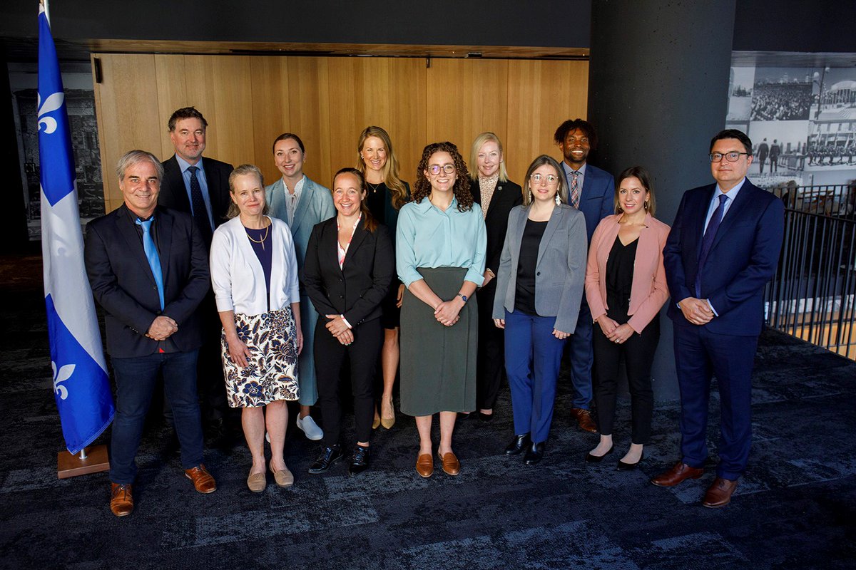 MRIF_Quebec's tweet image. 👋 Bienvenue aux participants du programme d’invitation et d’accueil de personnalités étrangères (PIAPE) 2022! Le #PIAPE fera découvrir les atouts du Québec à 9 personnalités d’affaires des États-Unis sous la thématique de la mobilité durable et intelligente. #QcUS 🚘🚌⚡️