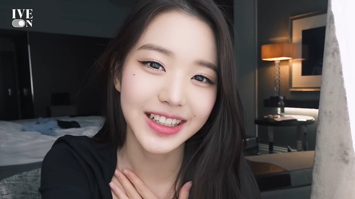 yyujinationn's tweet photo. jang wonyoung is the definition of ethereal. https://t.co/HbLRts5lfd