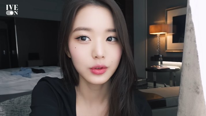 yyujinationn's tweet photo. jang wonyoung is the definition of ethereal. https://t.co/HbLRts5lfd