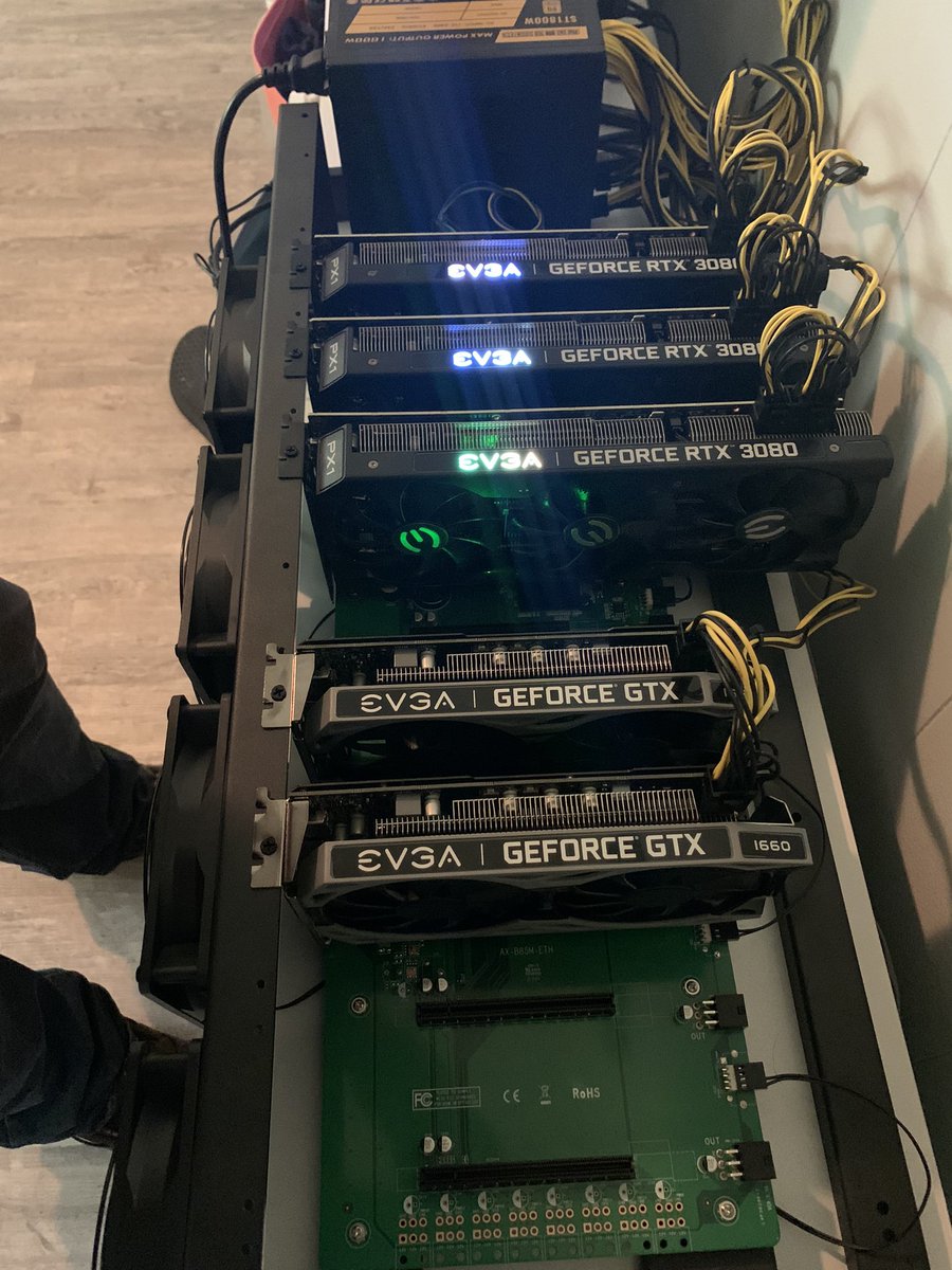 hickson_lyn's tweet photo. Rig equipment 😮‍💨 #build #Crypto #investing #trading https://t.co/kY4dd19SHM