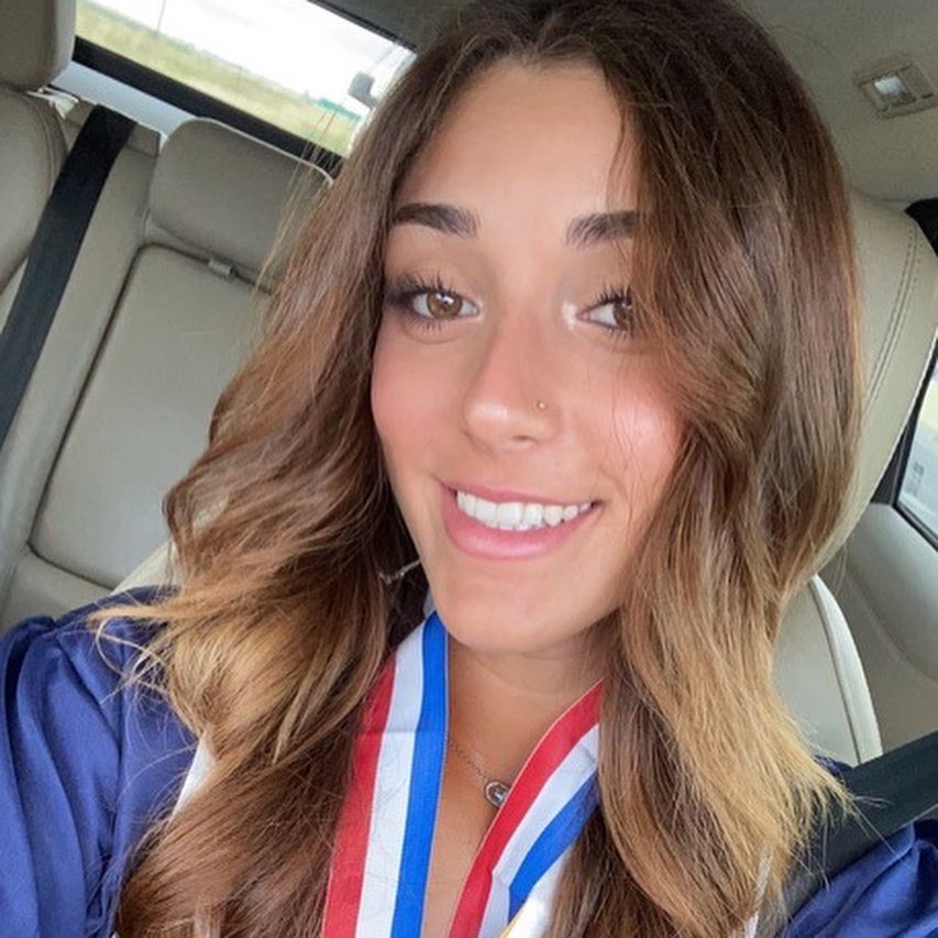 rosemariemunoz_'s tweet photo. Graduation Day for our beautiful Jada Munoz We are so proud of you and all your accomplishments! Keep your faith, stay humble and make all your dreams come true. We love you ❤️ https://t.co/PTOXVoEdpW