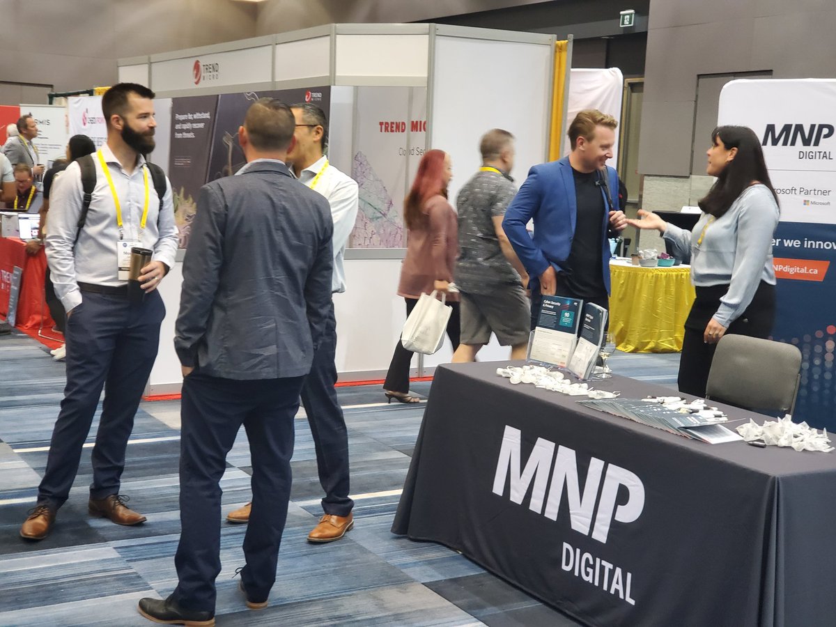 MunicipalWorld's tweet image. Morning break at @MISAOntario has delegates visit with various vendors and colleagues. And even @Termuende got in on the conversations. #localgov