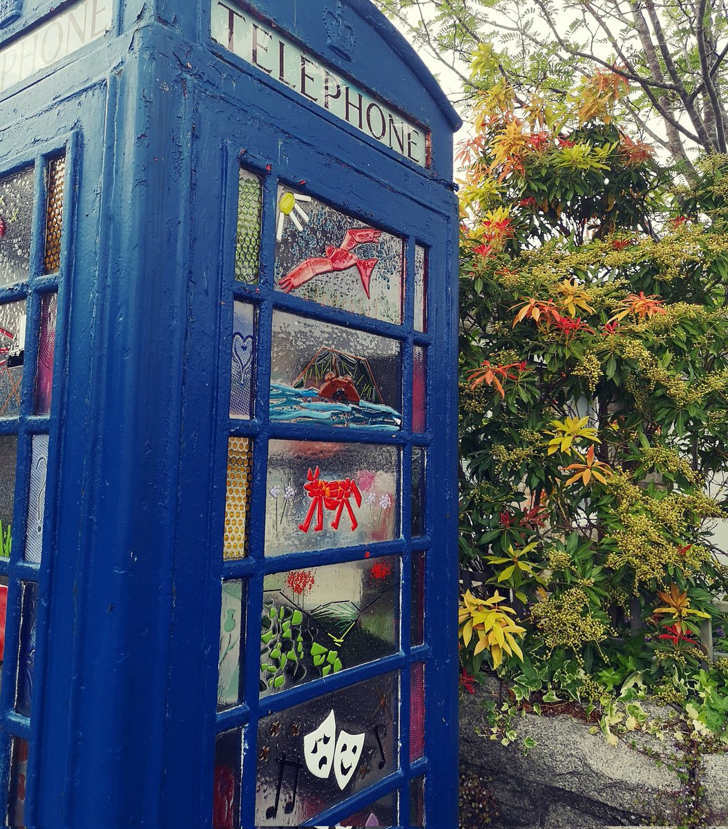 PoshPedlar's tweet photo. Bought for £1!
Painted Dr Who Blue, with stunning stained glass...
#PhoneBox
#Galloway
#Scotland
#DevorgillaDays https://t.co/G46ylTURKZ