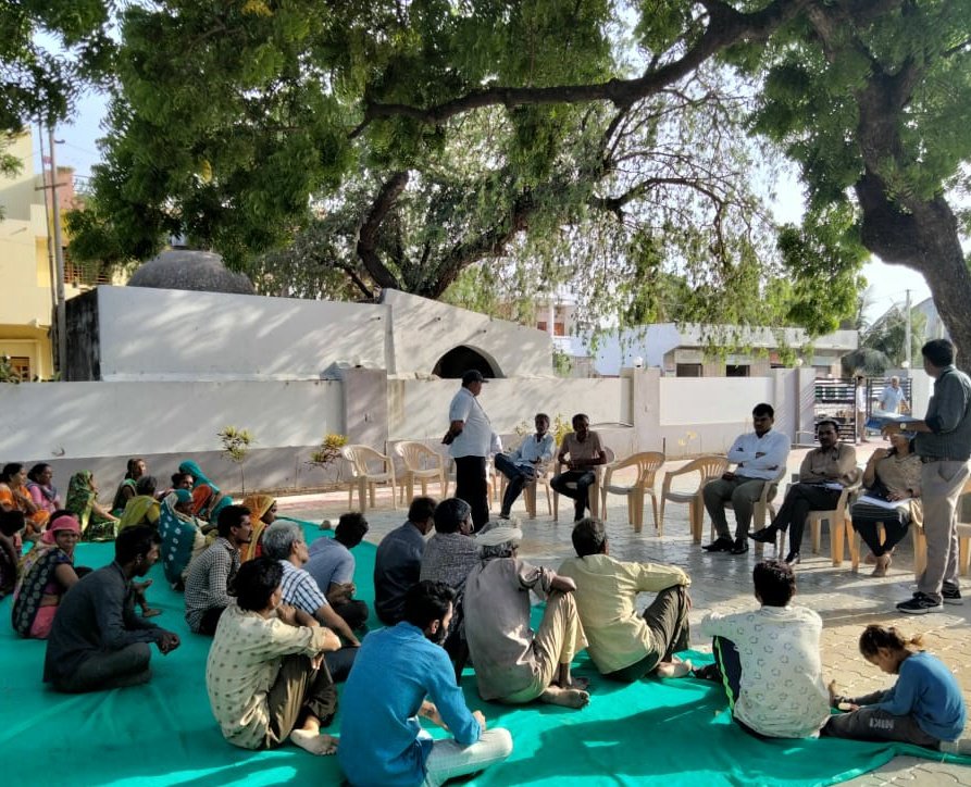 આજરોજ પોરબંદર તાલુકાના બગવદર ગામે ગ્રામ પંચાયત મુકામે નાણાકીય વર્ષની પ્રથમ ગ્રામ સભા બેઠકમાં હાજરી આપી. <a href="/CMOGuj/">CMO Gujarat</a> <a href="/pkumarias/">Pankaj Kumar</a> <a href="/collectorpor/">Collector Porbandar</a> <a href="/PRANTPORBANDAR/">Prant Porbandar</a> @informationpor2