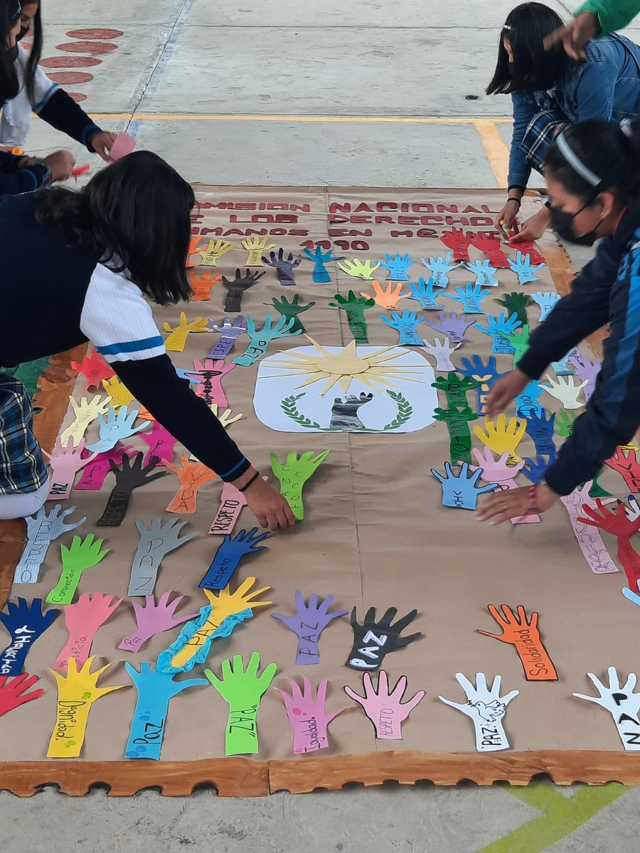 sec_0110's tweet photo. En la Sec. Ofic. 0110“LUIS G. URBINA” C.C.T. 15EES0698M de #Chalco, todos los alumnos realizan actividades para el cuidado del medio ambiente, ejecutando campañas de reciclaje como una acción en pro del cuidado #MedioAmbiente 
#MaratónMedioAmbiente
@TinocoGRogelio
@SEB_Edomex https://t.co/lb4plXNF3F