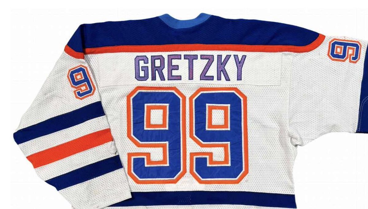 RaczSports's tweet photo. Wayne Gretzky's final Edmonton Oilers jersey sells for record $1.452 million 

#NHL #NHLPlayoffs #oilers #StanleyCup #Edmonton https://t.co/hj1SvJZWu1