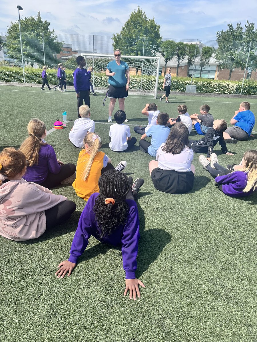 Raploch_Primary's tweet photo. Our P6 (soon to be P7s) have enjoyed an afternoon in training. Learning how to hold mediation conversations and leading playground games for their new buddies arriving in P1 after the summer! #buddytraining #stirlingloveslearning https://t.co/TPeWiLXZvN