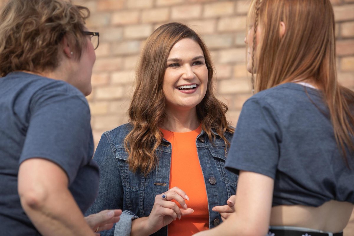 Good morning, Iowa🌞 

Tomorrow is Election Day!! Go to a county election office today to vote early OR head to the polls tomorrow with a friend👯‍♀️ 

Together, I know that we're going to win this primary and flip Iowa's Senate seat blue in November.