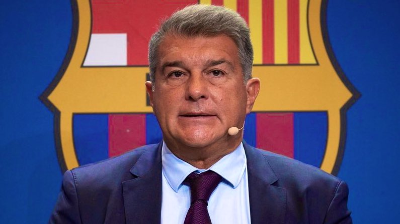 BlazquezFont's tweet photo. A partir de ahora, ningún jugador del Barça cobrará más de 10 millones de euros por temporada. Joan Laporta quiere acabar con los salarios disparados y estratosféricos que concedió Josep Maria Bartomeu, vía @diarioas. #FCBarcelona https://t.co/tQT8o3mekZ